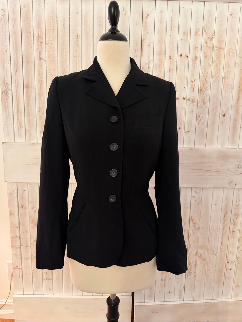 Gucci Classic Black Women's Tailored Button-Up Jacket